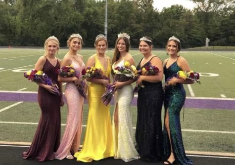 Potosi High School Homecoming Court was elected and then announced at the 2022 Homecoming Assembly on September 23. 

From left to right are Freshman Maid Emily Brewer, Junior Maid Lexie Gum, Retiring Queen Sammy Huck, Queen Lauren Reed, Senior Maid Molly Hector, Sophomore Maid Mya Blair 
Congratulations to all who were elected! 
