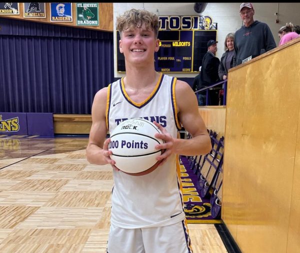 On Wednesday, January 10, Carter Whitley scored his 1,000th career point as a junior at Potosi High School against the Union Wildcats. 
Check back on Friday the 17th for a feature story!