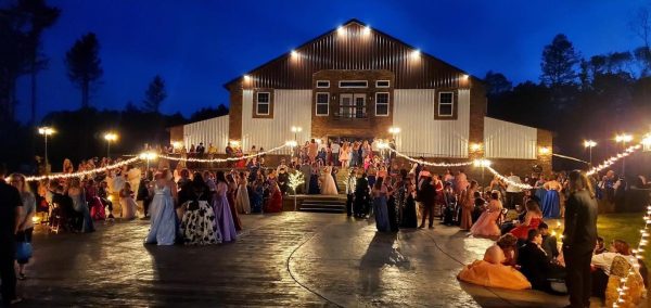 Businesses to get last minute prom needs at