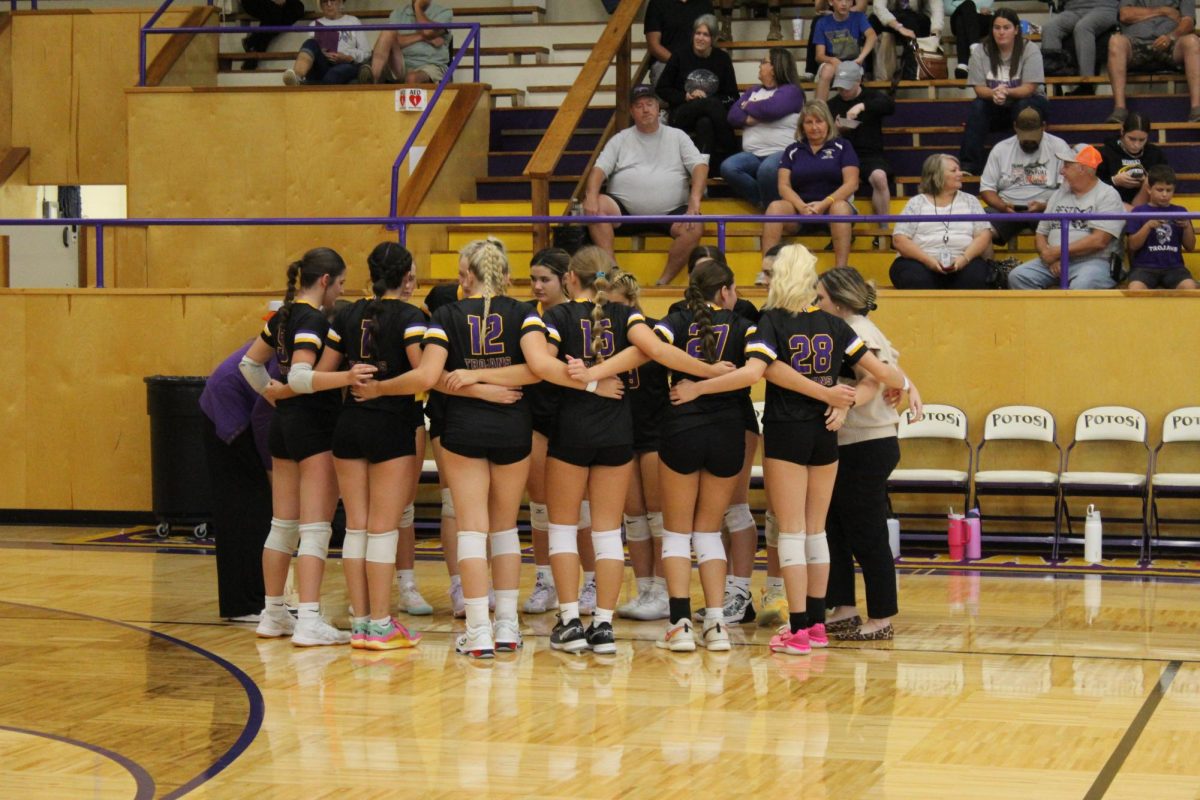 PHS JV volleyball team tied for third in the Valle Catholic tournament