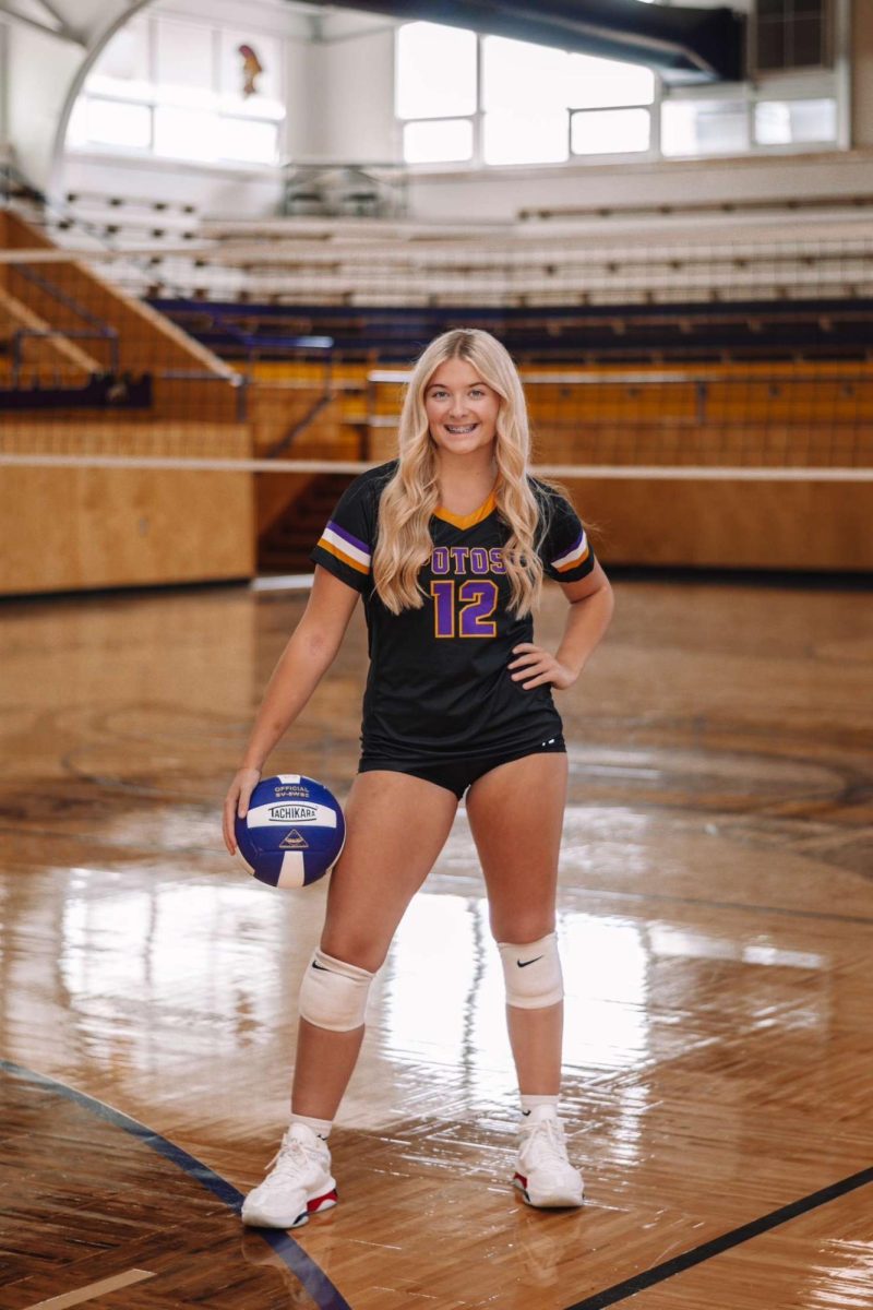 Sophomore Adalynn Gibson Radiates Positivity on and off the Volleyball Court